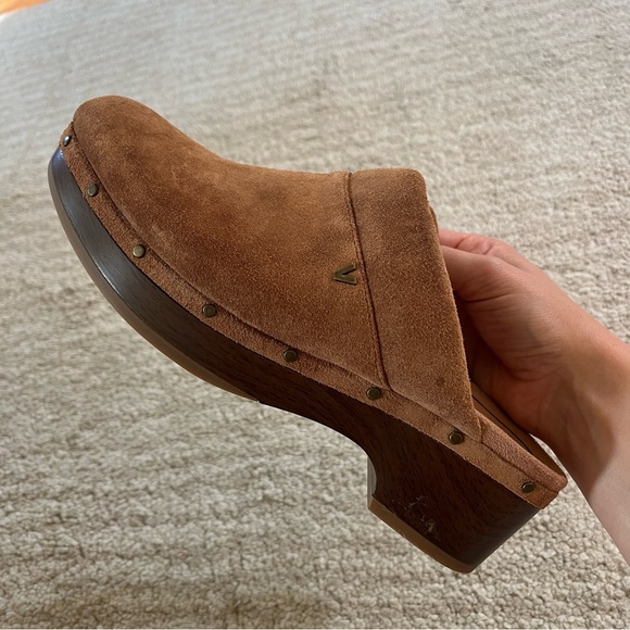 Vionic Shoes - Vionic Suede brown Kacie clog size 8